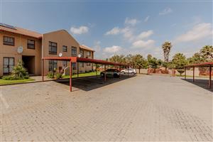 Spacious 2 Bedroom Unit - Non Distressed Auction 19th March