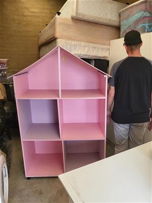 Barbie house for sale