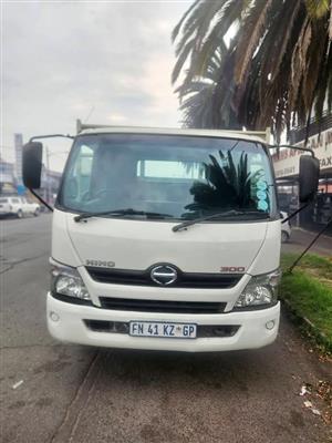 2016 Hino 300 915  5Ton Dropside