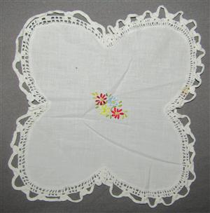 Vintage Embroidered Bun Basket Liner - 20cm x 20cm
