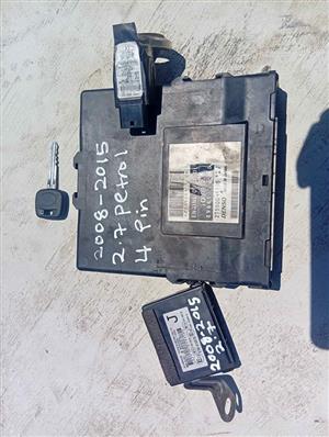 2008-2015 Toyota quantum 2.7 petrol 4 pin lockset