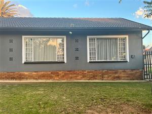 Beautiful 2Bath 2Bath House at Ester Park 