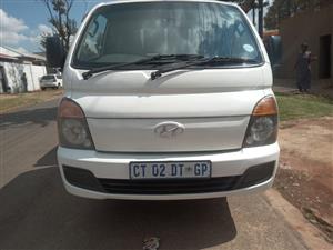 Used 2015 Hyundai H-100 Bakkie 2.6D deck