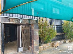 Spacious panelbeaters workshop to let in Industrial area, Sasolburg.