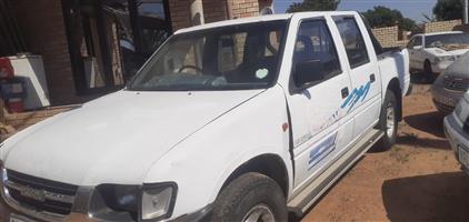 ISUZU KB 250D DOUBLE CAB BAKKIE FOR SALE