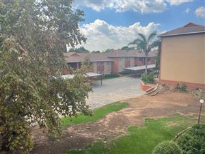 Apartment For Sale in Weltevreden Park