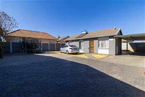 3 Bedroom house for sale in Sky City