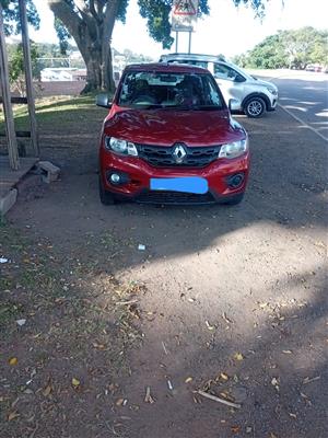 Kwid 2018 blown head gasket, body in excellent condition for sale as is