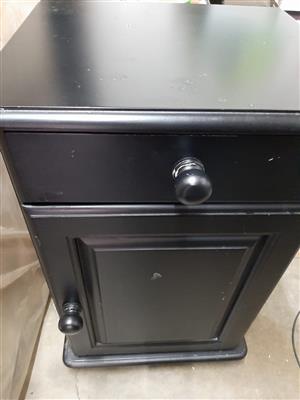 DARK WOOD BEDSIDE TABLE