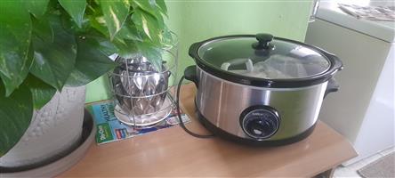 Slow cooker