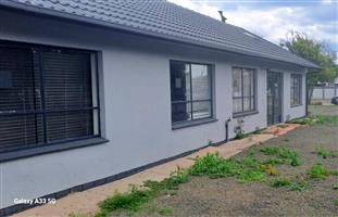 HIGH-VISIBILITY BUSINESS PROPERTY ON 1029SQM STAND