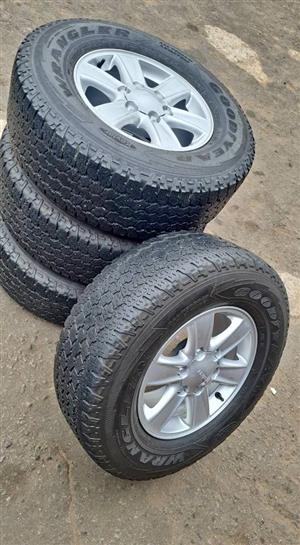 Toyota Hilux Gd6 Brand new 4x4 Bakkie mags size 17 pcd 6x139