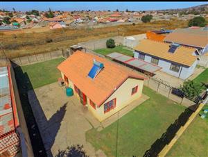 2 Bedroom House for Sale in Lenasia South