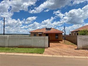 3 beds 2 baths House