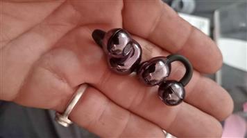 Wireless Bluetooth earphone clips