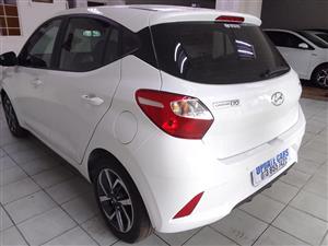 2022 HYUNDAI I10 1.2 GRAND AUTOMATIC  PETROL WHITE COLO SERVICE BOOK SPARE KEY. 7000KM.  .