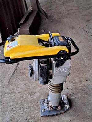 WECKER NEUSON PETROL RAMMER STUMBER COMPACTOR VIBRATING TAMPING MACHINE