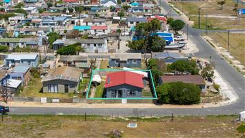 Family Home for Sale in Struisbaai North