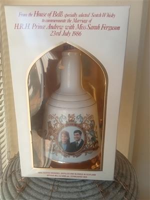 Sealed Bell's decanter, 75ml, commemorative of wedding of Andrew and Sarah.