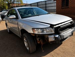 2010 Volvo S40 2.0 Diesel Automatic For Stripping Spares 