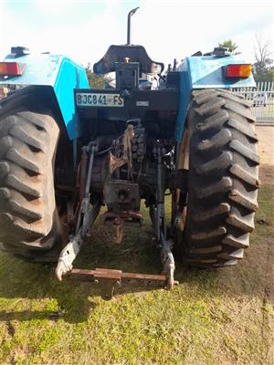New holland  7840  4x4 tractor 