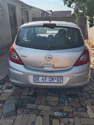 Urgent sale opel corsa 2013