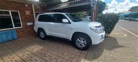 Toyota Land Cruiser 200 VX