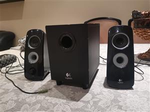 Logitech 2.1 speakers with sub woofers with 3.5mm jack aux audio