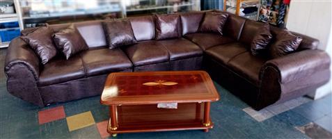 Bargain !! Brand New Corner Lounge Suite with Scatter Cushions.