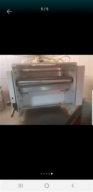 Pizza cato machine for sale has is.. 