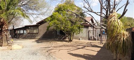 Charming 4-bedroom house for sale in Vredefort, ideal for family seeking comfort and tranquility!