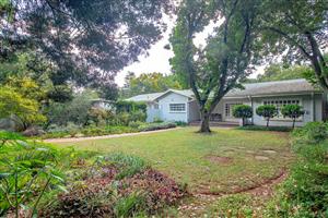 House For Sale in Clubview