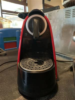  FOR SALE – Barely Used Caffeluxe Sienna Pod Coffee Machin
