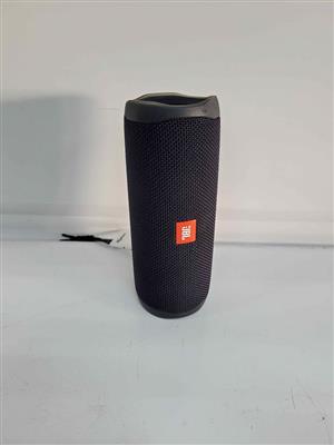 JBL Flip 5 portable Bluetooth speaker