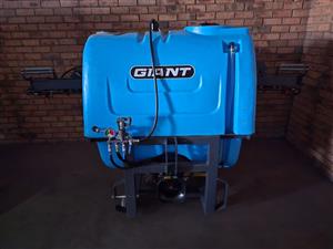 New Giant 800ltr boom sprayers in stock