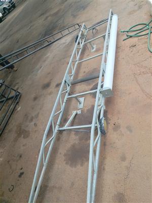 Ladder rack for pick ups