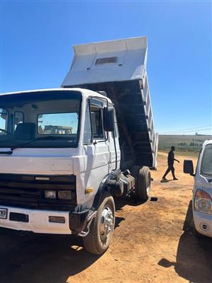 1996 Nissan Diesel 6 cube tipper truck