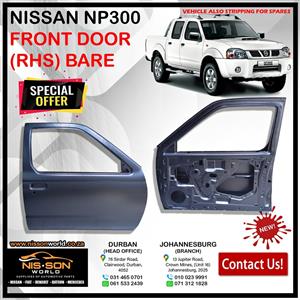 NISSAN NP300 FRONT DOOR RHS