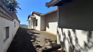 Modern Coastal Home with Breathtaking Sea Views in Leisure Bay