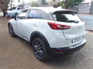 2017 MAZDA CX3 2.0Individual Auto white color  Sunroof  Leather seat  Reverse Camera  96000km