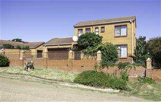 Secure Townhouse Living in Panorama View, Port Alfred