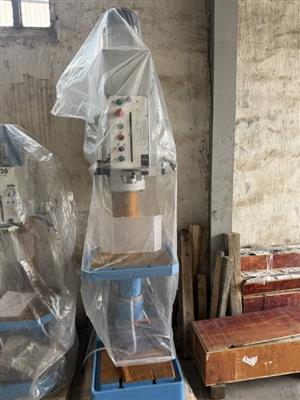 Drill, Gear Head Drilling Machine, Capacity: 50mm, Brand New