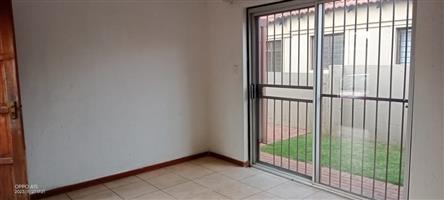 INVESTMENT OPPORTUNITY – 2 BEDROOM TOWNHOUSE IN GREENHILLS, RANDFONTEIN