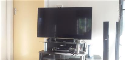 Second hand Samsung 40cm TV. It needs LCD replacement/repairs