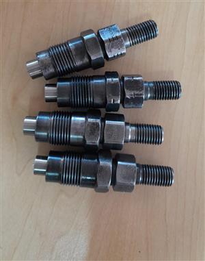 HYUNDAI H100 DIESEL INJECTORS  