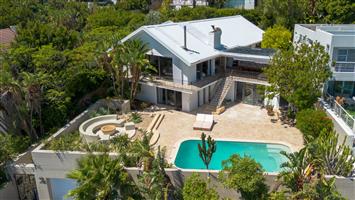 House For Sale in Camps Bay