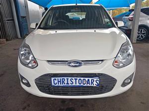 2015 model Ford Figo hatchback manual Transmission petrol 1.4 engine capacity mileage 89000km