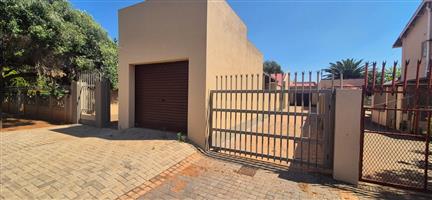 Townhouse For Sale in New Park