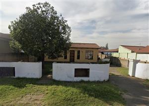 Free standing 3 bedroom house