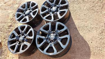 18 inch Toyota Legend 50 Rs original mags set